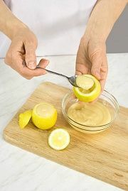Приготовление блюда по рецепту - Лимоны с кремом и мелиссой. Шаг 3
